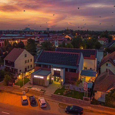 Park Hotel Buek-Buekfuerdo Экстерьер фото