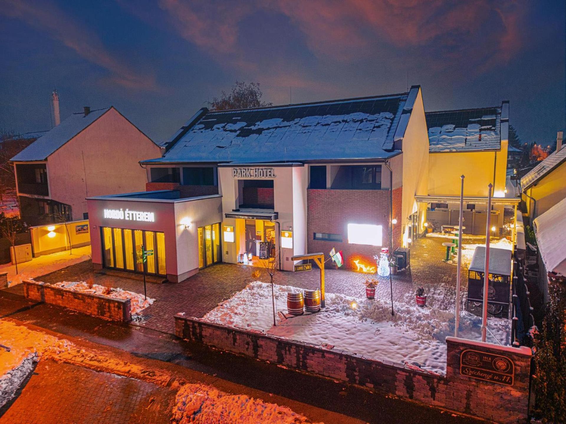 Park Hotel Buek-Buekfuerdo Экстерьер фото